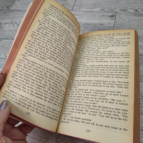 The Adventurers by Harold Robbins 1969 Pocket Books Paperback 24th Printing VTG - Picture 5 of 14